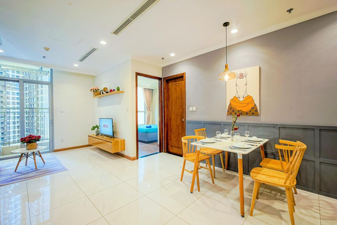 Moxy Hcmc Aparts - Vinhomes Central Park, Ice Rink Bandar Ho Chi Minh Luaran gambar